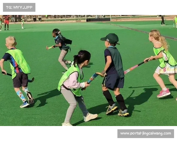 冠军教练陶鹏、闫沛祺指导幼儿曲棍球亲子游戏 冠军教练陶鹏、闫沛祺指导幼儿曲棍球亲子游戏